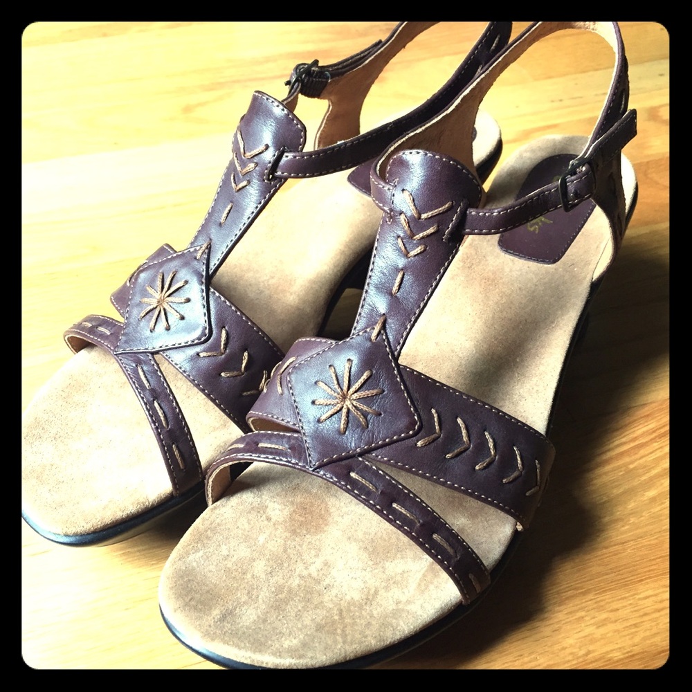 👡CLARKS Brown Leather 3” Sandals 👡